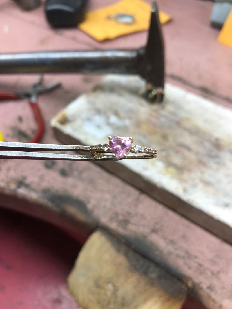 Anel Solitário em Ouro BX AS07