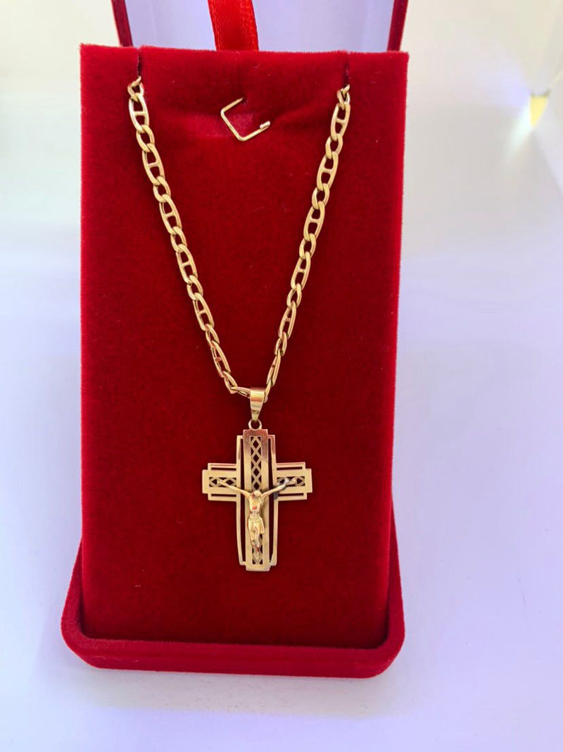 Corrente com crucifixo em 3D em ouro 18k