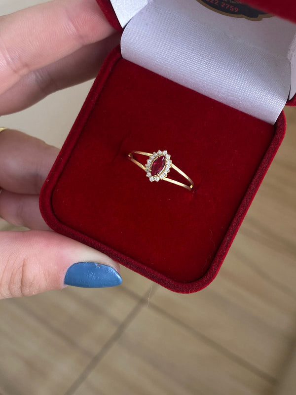 Anel com 10k com pedra rubi